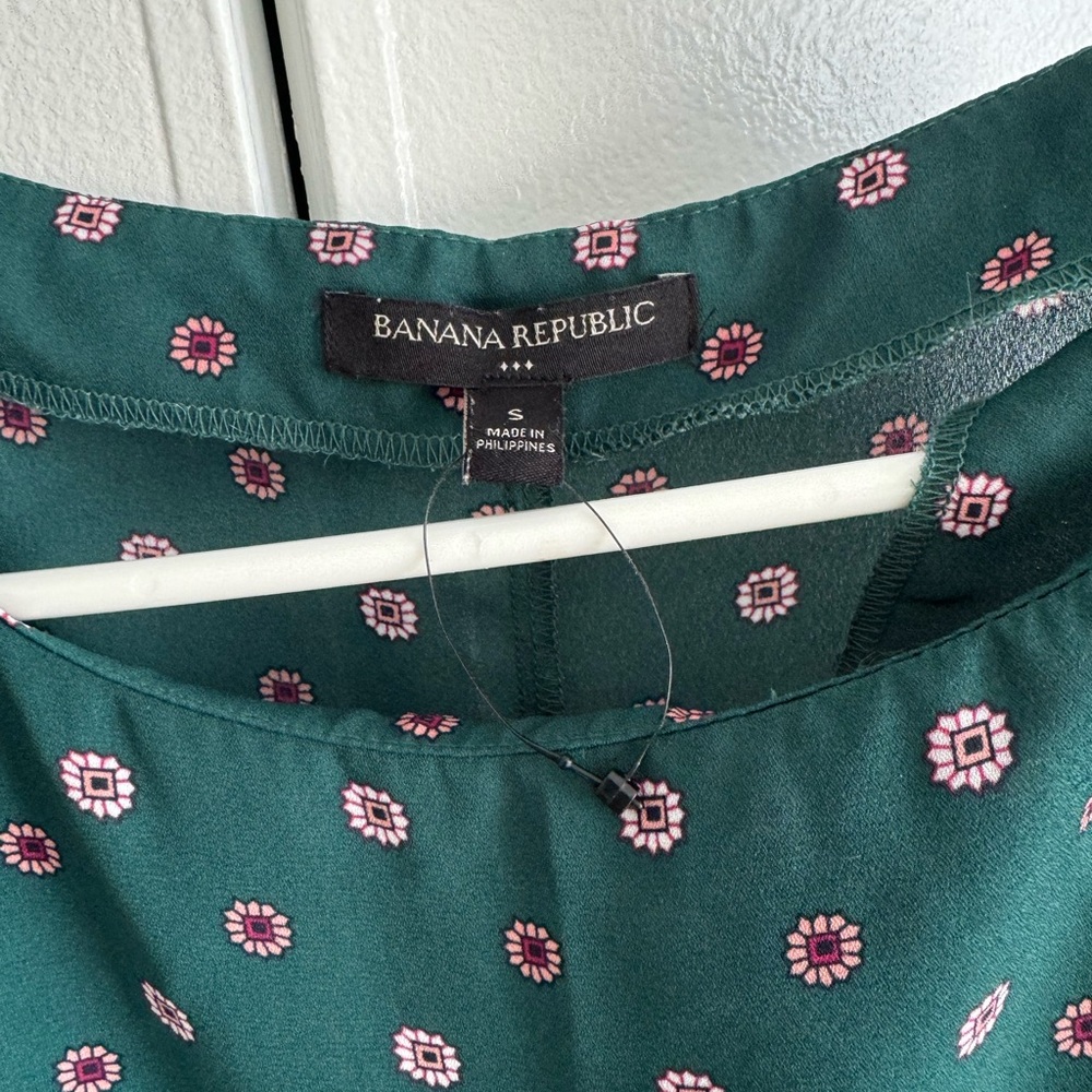 Banana republic top.